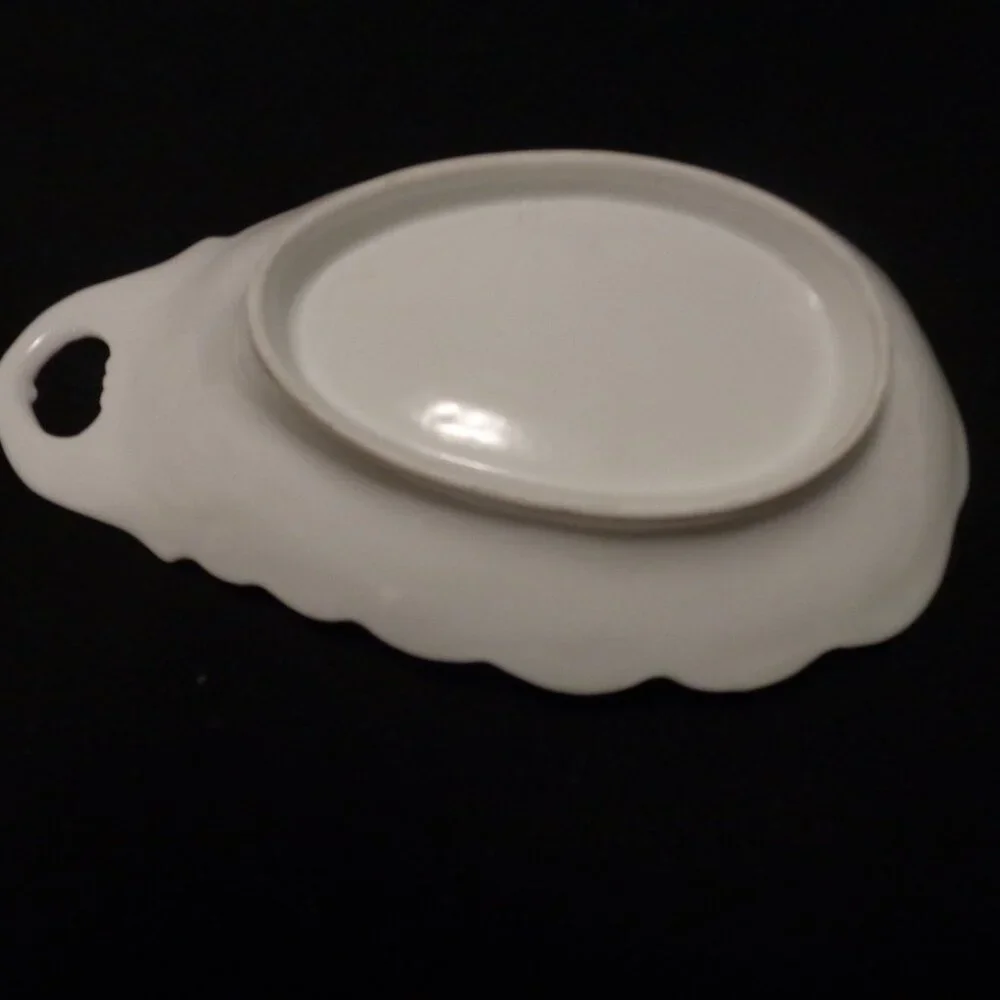 COQUETTE VINTAGE ROMANCE PORCELAIN W GILT SOAP LARGER DISH